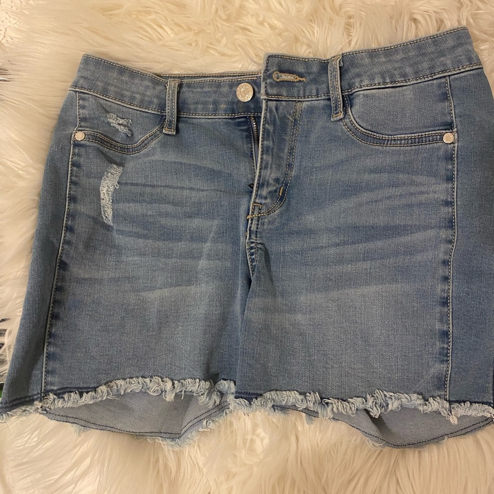 ✨Guess shorts✨ size 27